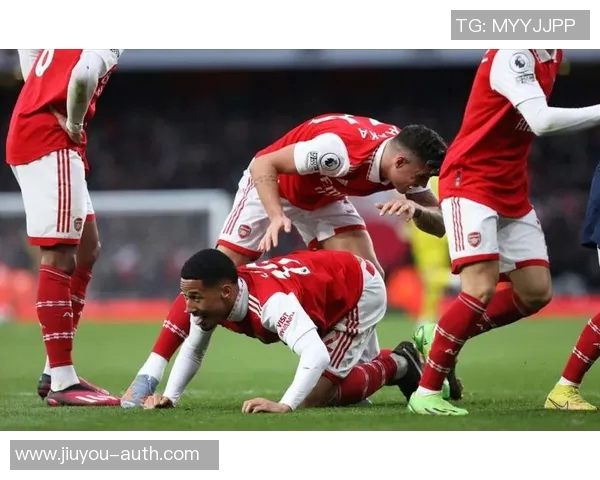 国王杯激战AC米兰绝杀阿森纳引发争议判罚全场沸腾