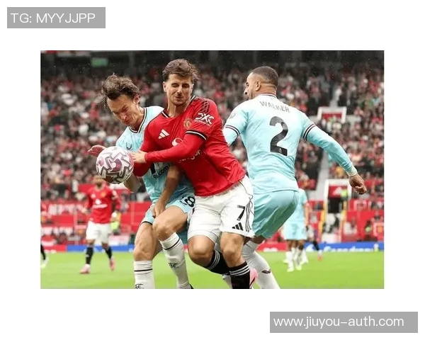 德甲激战：尤文图斯狂胜曼联五球引发全场热烈反响