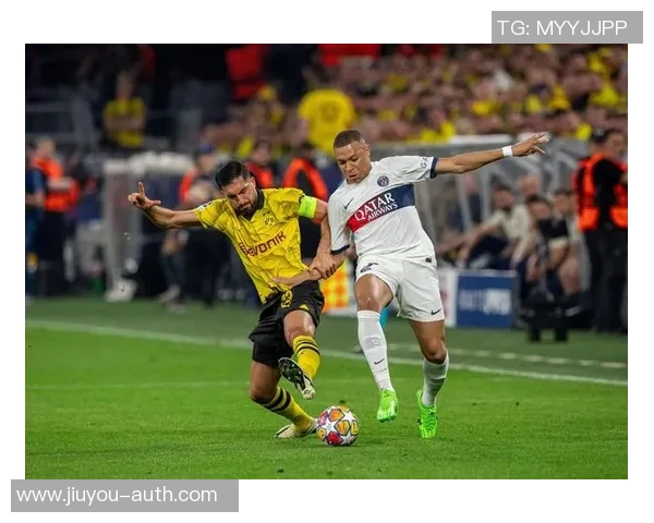 中超赛场惊现冷门巴黎圣日耳曼逆转那不勒斯点球大战引发全场狂欢