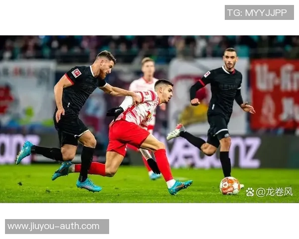 意甲激战莱比锡与巴黎圣日耳曼战成平局帽子戏法引发争议判罚热议 意甲激战莱比锡与巴黎圣日耳曼战成平局帽子戏法引发争议判罚热议