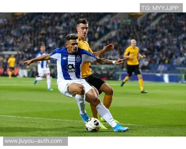 世界杯焦点战里昂与波尔图激战成平局神扑引发争议判罚全场沸腾