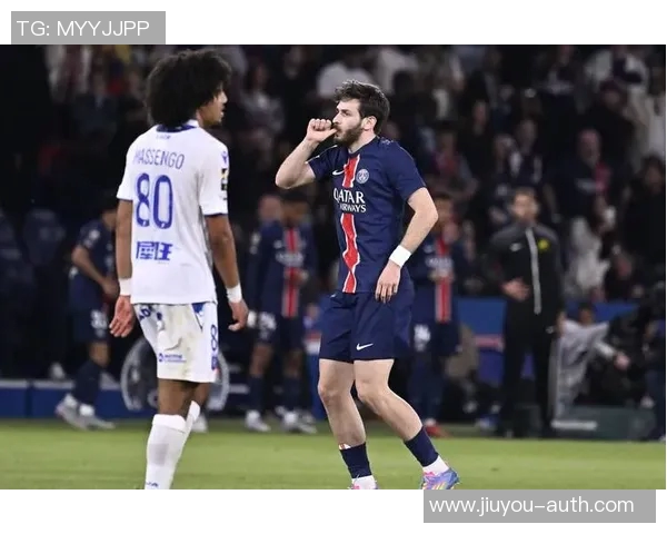 国王杯精彩对决多特蒙德小胜巴黎圣日耳曼引发全场热烈反响